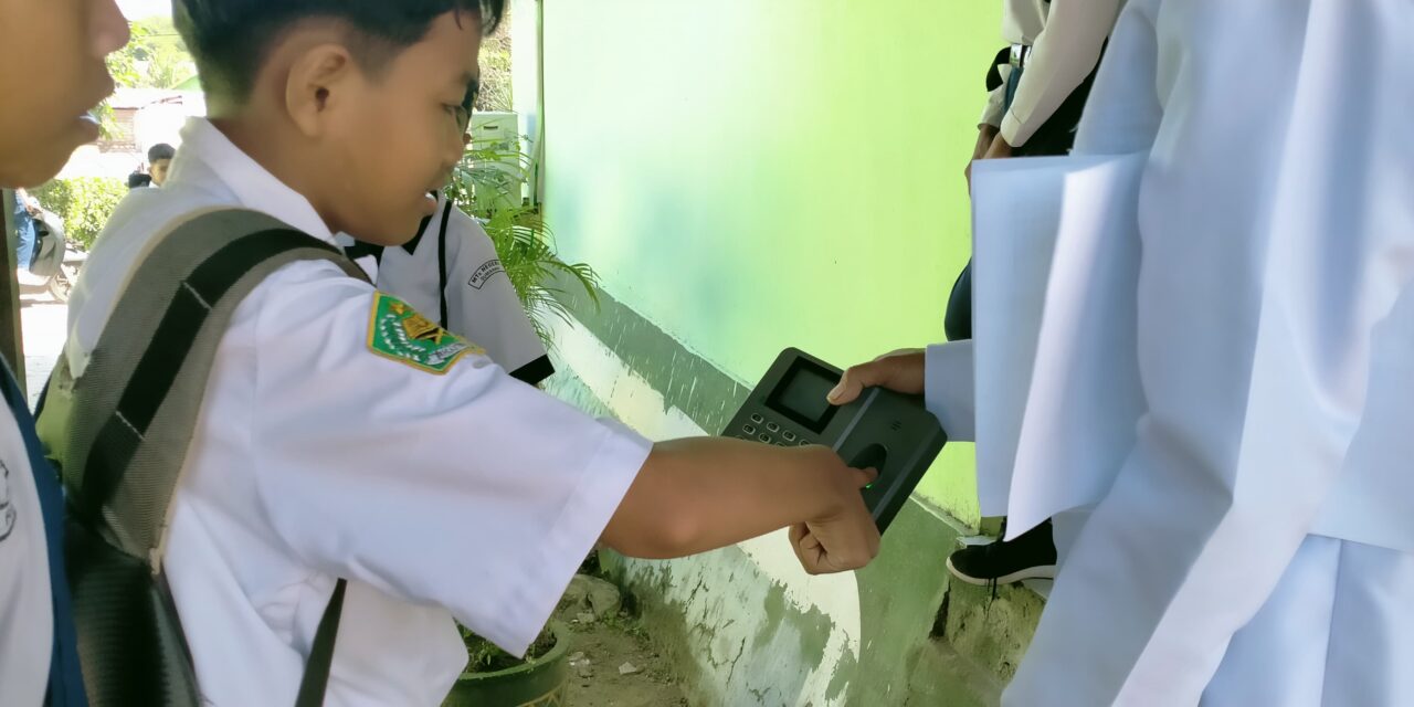 Penerapan sistem fingerprint untuk siswa