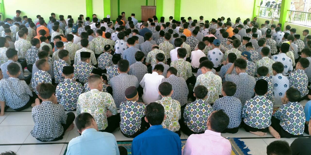 Fadhilah sholat dzuhur berjamaah di madrasah