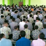 Fadhilah sholat dzuhur berjamaah di madrasah