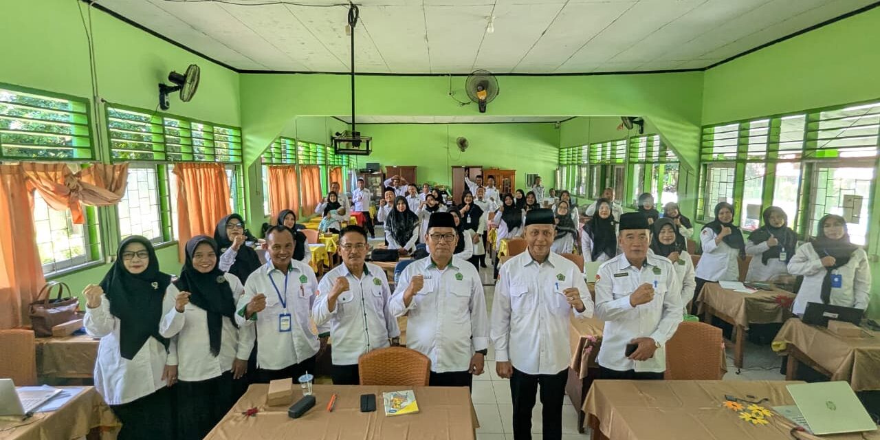 Bimtek Implementasi Kurikulum Berbasis Cinta dan Ekoteologi di MTsN 2 Sumbawa